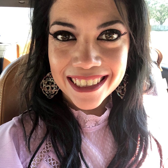 Meet your Posher, Jennifer - Picture 1 of 1